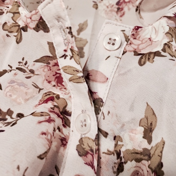 Sheer Floral Ruffle Button Top - Picture 5 of 5